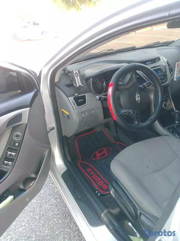 carros - SE VENDE HYUNDAI ELANTRA 2016 585.000.00 NEGOCIABLE 12