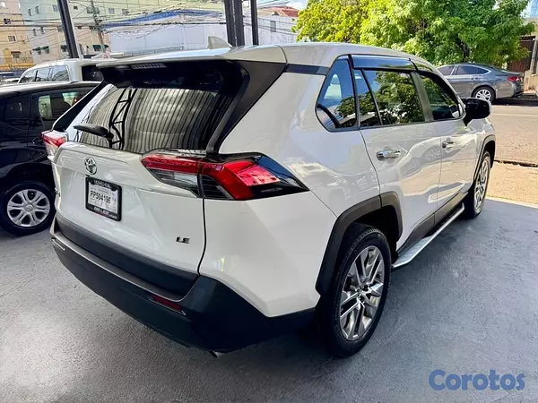 jeepetas y camionetas - Toyota RAV4 2023 LE plus  3
