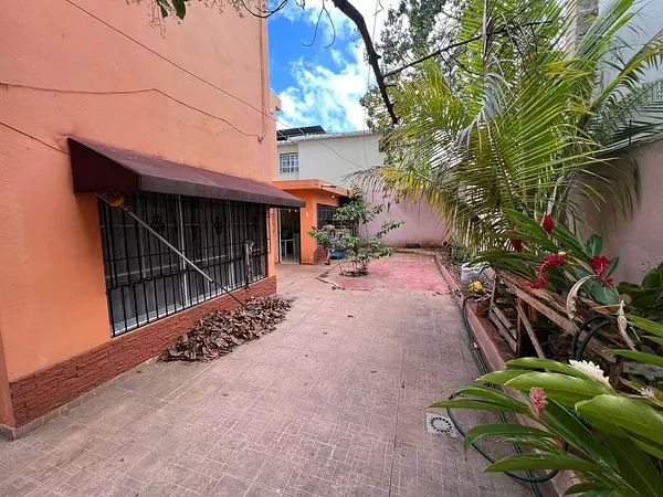 casas - Bonita Casa en venta 
Ubicada en el Res. Carmen María 
RD$ 12,900,000.00  8