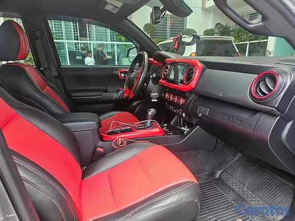 jeepetas y camionetas - Toyota Tacoma 2019 , 4x4 doble cabina, 40,000 millas Gasolina 6