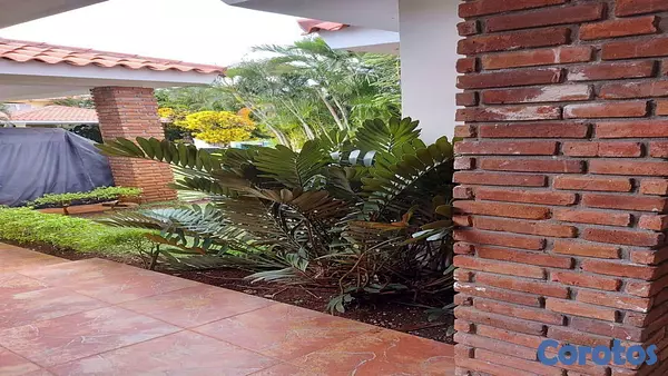 casas vacacionales y villas - Villa Exclusiva y Amueblada en Metro Country Club, Juan Dolio 7