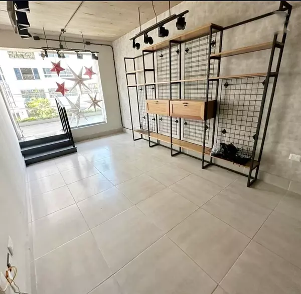 oficinas y locales comerciales - Local céntrico en Naco 3