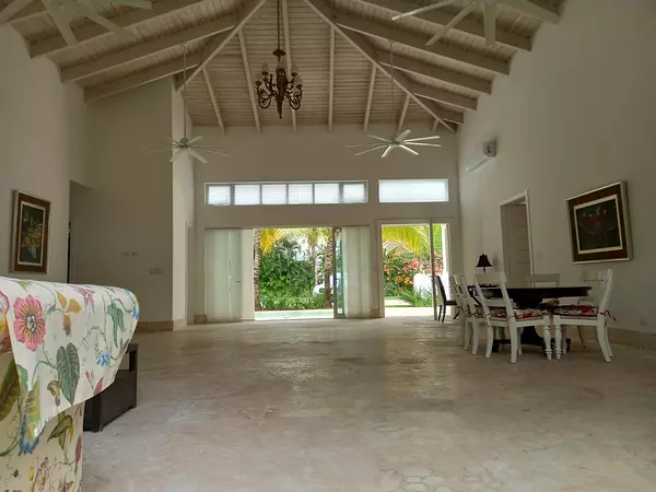 casas vacacionales y villas - Punta Cana Villaje-se Vende Villa Con 3 Suites En 695,000 

Punta cana villaje
 2