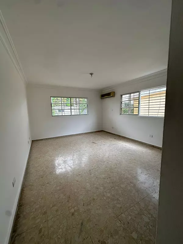 casas - Se Alquila Casa – La Castellana 8