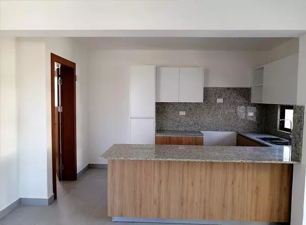 apartamentos - Bonito Penthouse 4to Nivel en el Dorado II 4