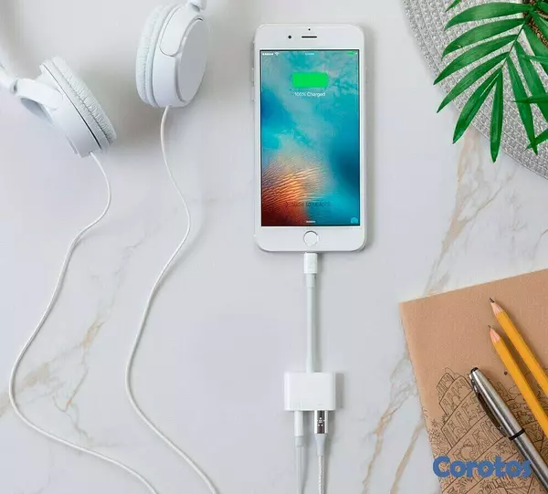 accesorios para electronica - Adaptador de audio y carga para iphone  2