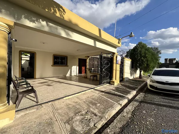 casas - venta de casa en la autopista de San Isidro brisa oriental con 396mts  5