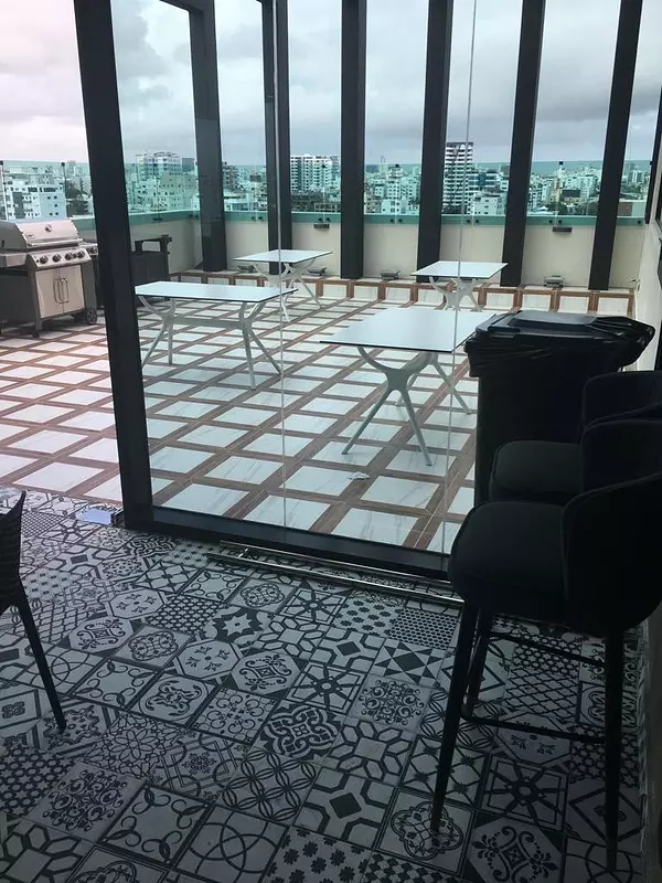 oficinas y locales comerciales - Alquiler, Oficina, Avenida Rómulo Betancourt, Mirador Sur, Santo Domingo 6