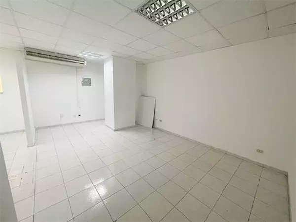 oficinas y locales comerciales - Local para venta en naco  3