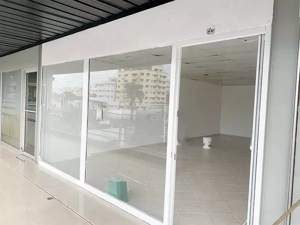 oficinas y locales comerciales - Local céntrico y comercial 3