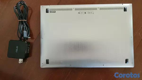 computadoras y laptops - Ordenador ASUS ultraligero y rápido en muy buenas condiciones 2