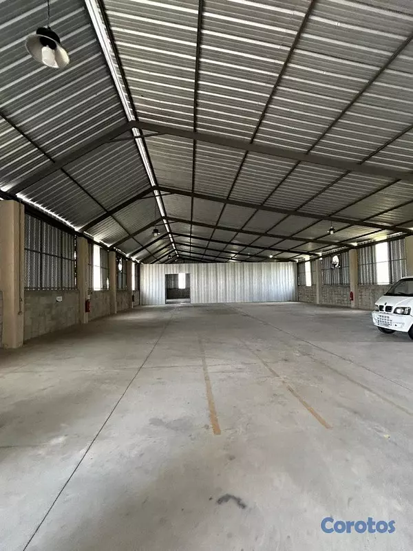 oficinas y locales comerciales - ALQUILER DE NAVE EN LA 6 DE NOVIEMBRE 10