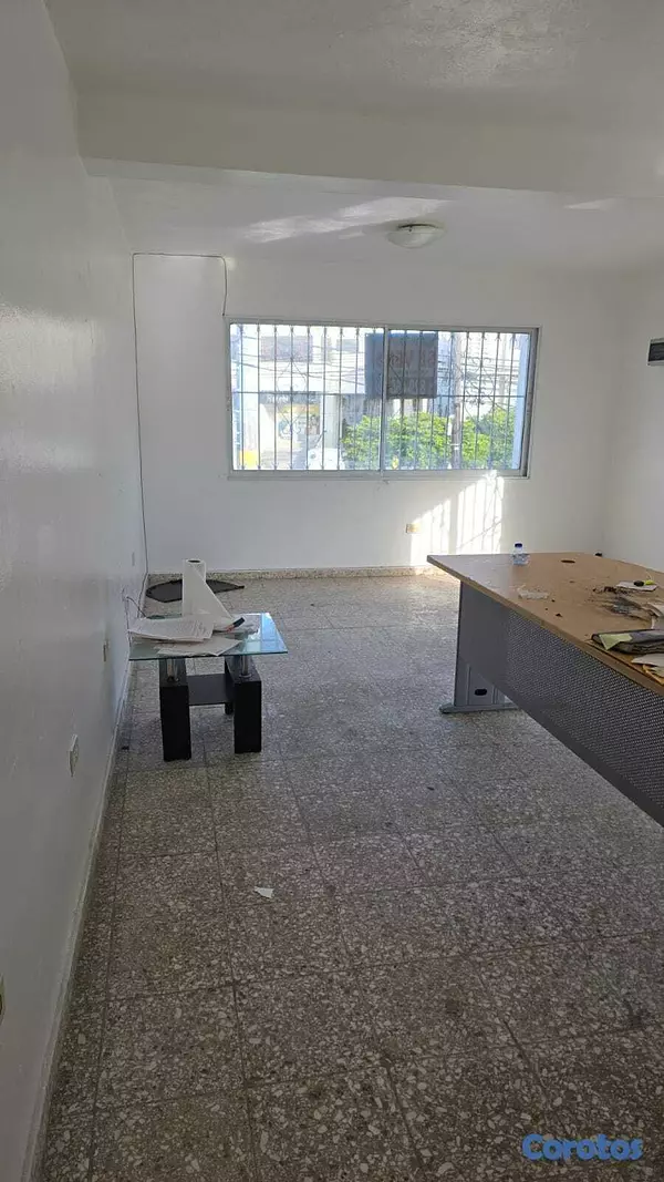 oficinas y locales comerciales - Excelente Local ideal para Invertir y tener tu oficina en Punto comercial 5