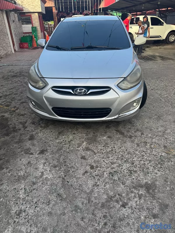 carros - Hyundai Accent  13