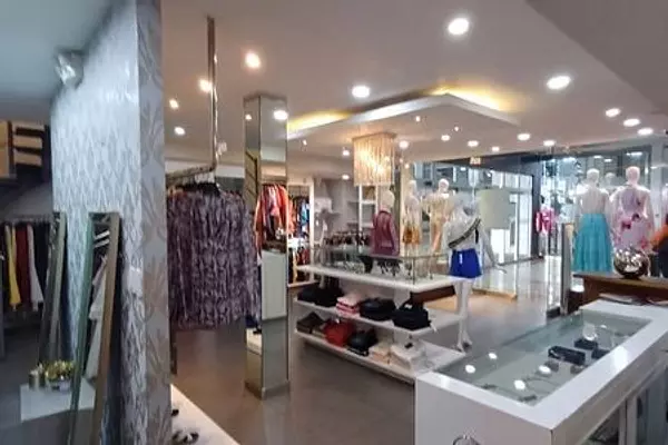 oficinas y locales comerciales - Alquiler Local Comercial Ubicado en la Plaza Bella Vista Mall, Santo Domingo 2