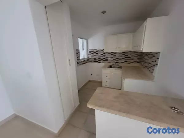 apartamentos - venta de apartamento en  charles de Gaulle Santo Domingo este de 100mts 3er piso 8