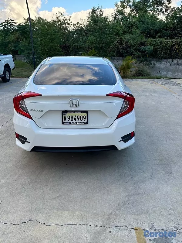 carros -  Honda Civic 2017 LX, vehículo económico, cómodo y muy confiable. 3