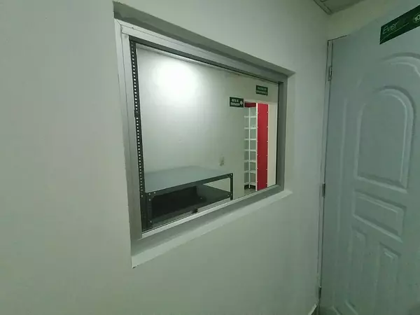 oficinas y locales comerciales - Local con farmacia aprobada 5