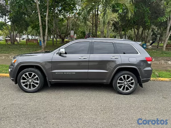 jeepetas y camionetas - Jeep cherokee  4