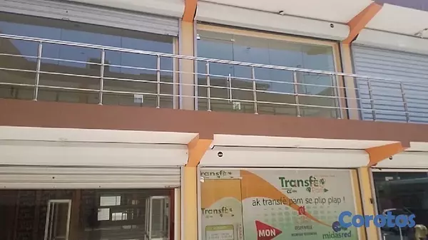 oficinas y locales comerciales - venta de plaza comercial en San Carlos con 22 locales rentados santo Domingo  3
