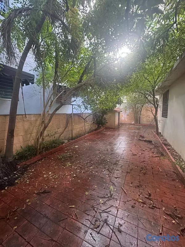 apartamentos - vendo casa jardines del Sur jardín patio tres habitaciones ideal para remodelar  14