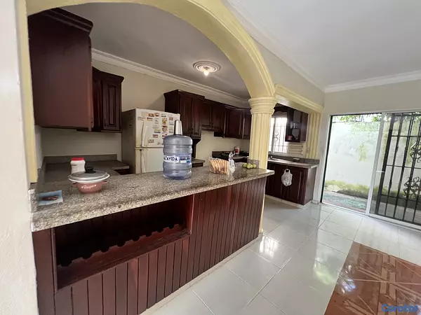 casas - venta de casa en la autopista de San Isidro brisa oriental con 396mts  6