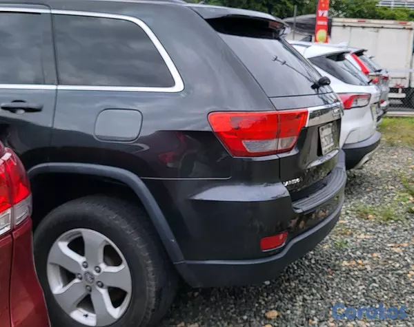jeepetas y camionetas - JEEP GRAND CHEROKEE LAREDO 2011 10