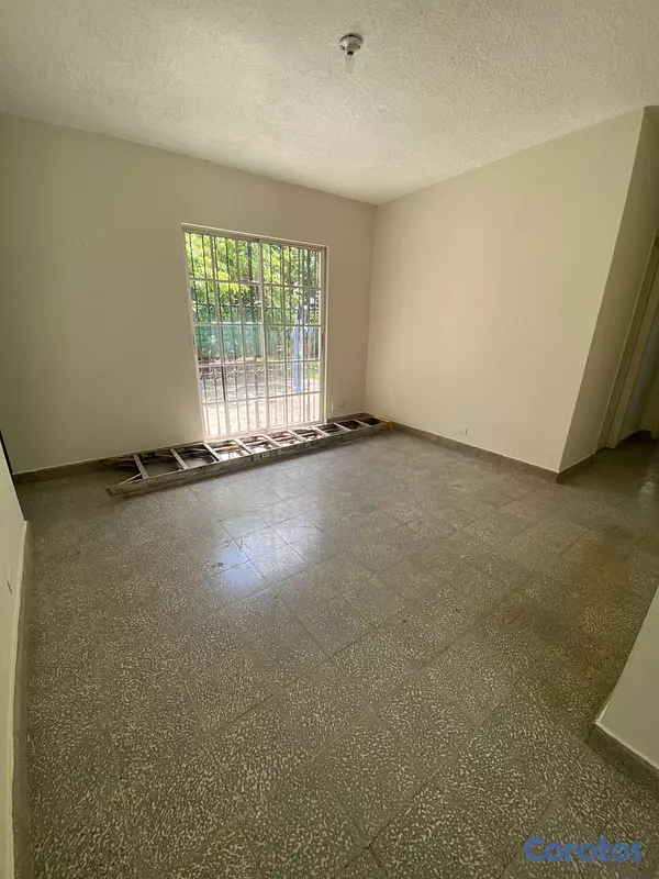 oficinas y locales comerciales - Alquilo casa para uso comercial Los Prados 500mts  4