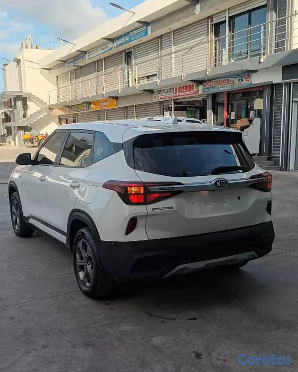 jeepetas y camionetas - KIA SELTOS 2022 BLANCO DIESEL 12