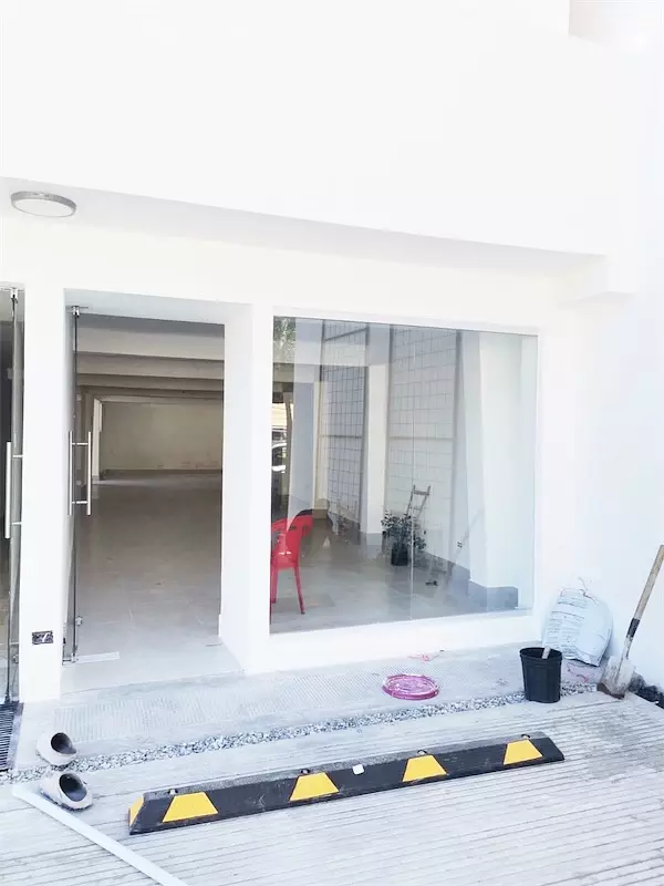 oficinas y locales comerciales - Local céntrico y comercial en el millon 3