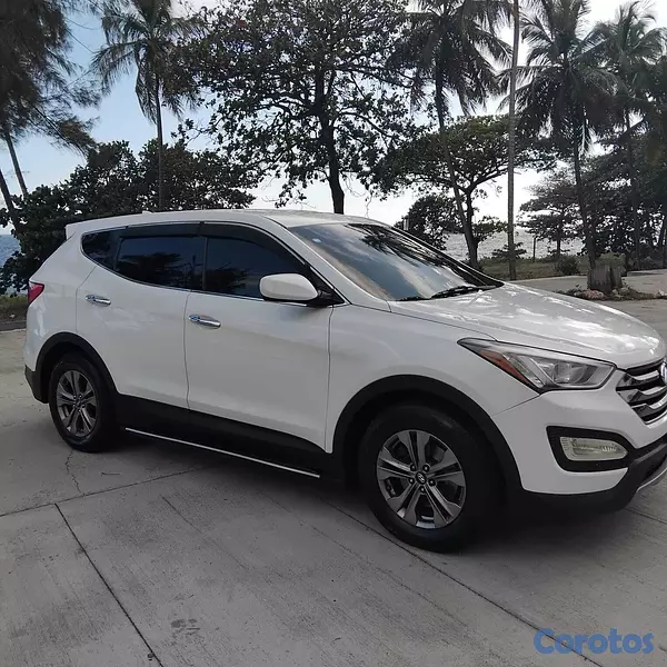 jeepetas y camionetas - Hyundai Santa Fe año 2016 5