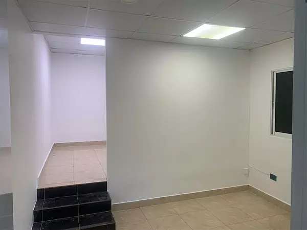 oficinas y locales comerciales - Local céntrico en bella vista 3