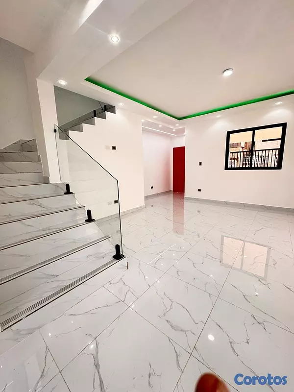 casas - venta de casa con piscina en la autopista de san isidro Santo Domingo este  12