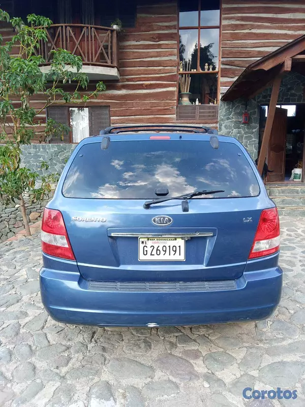 jeepetas y camionetas - VENDO KIA SORENTO 2006 DE GASOLINA Y GAS 4