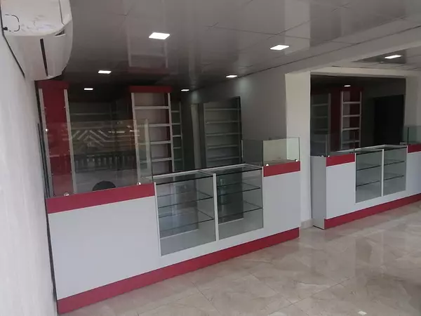 oficinas y locales comerciales - Local con farmacia aprobada 9