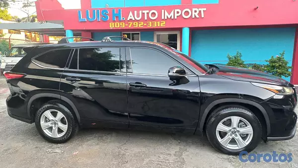 jeepetas y camionetas - Toyota Highlander Limited año 2021 11