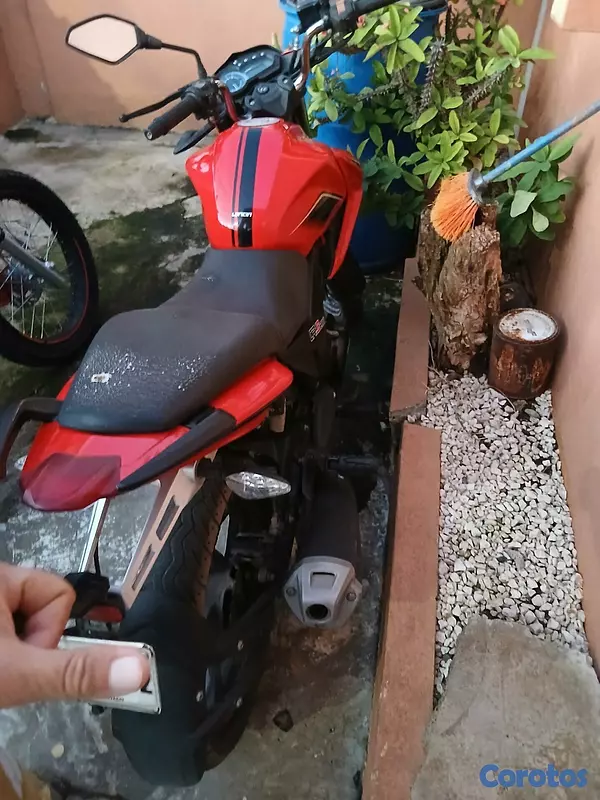 motores y pasolas - Loncin Cr1S Sport Naked  200cc modelo 2023 3