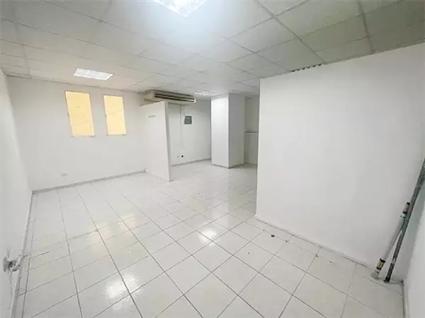 oficinas y locales comerciales - Local para venta en naco  4