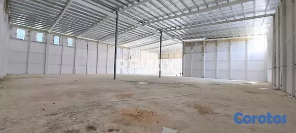 oficinas y locales comerciales - Nave industrial de 2128mt2 en alquiler en El Pedre 5