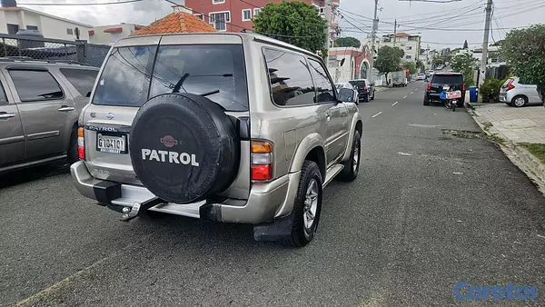 jeepetas y camionetas - Nissan patrol v6 2001 11