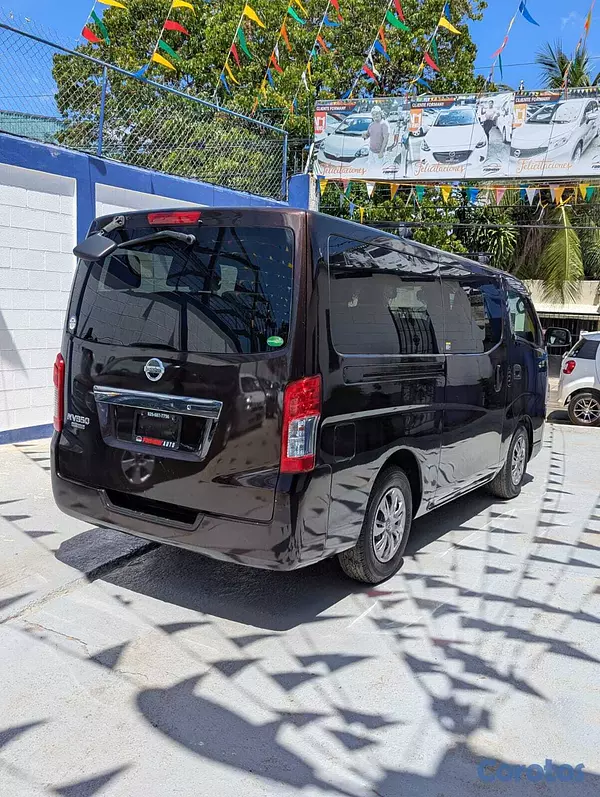 jeepetas y camionetas - NISSAN CARAVAN NV350 5