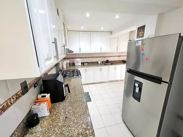 apartamentos - Apartamento en Naco, Con terraza USD$265,000

- 227mt2 de apartamento 
- 5to pis 3