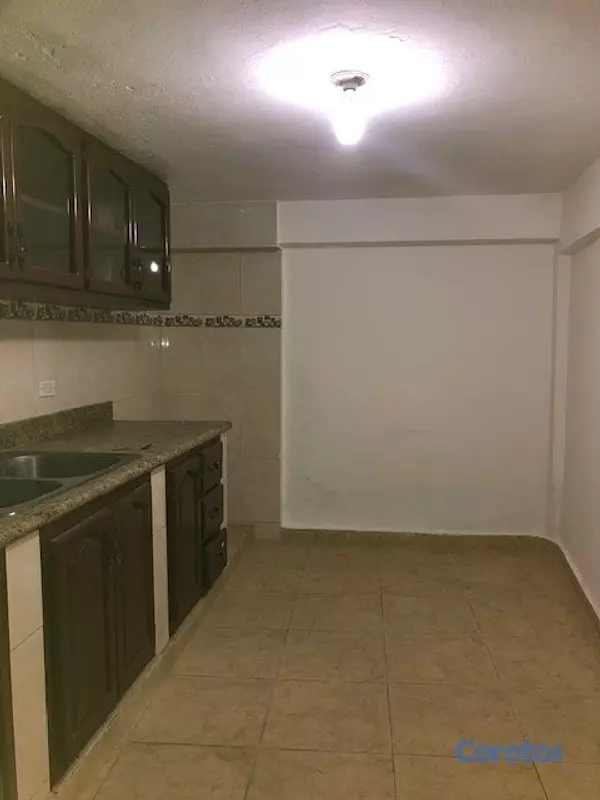 casas - CASA EN ALQUILER SEMISOTANO 18