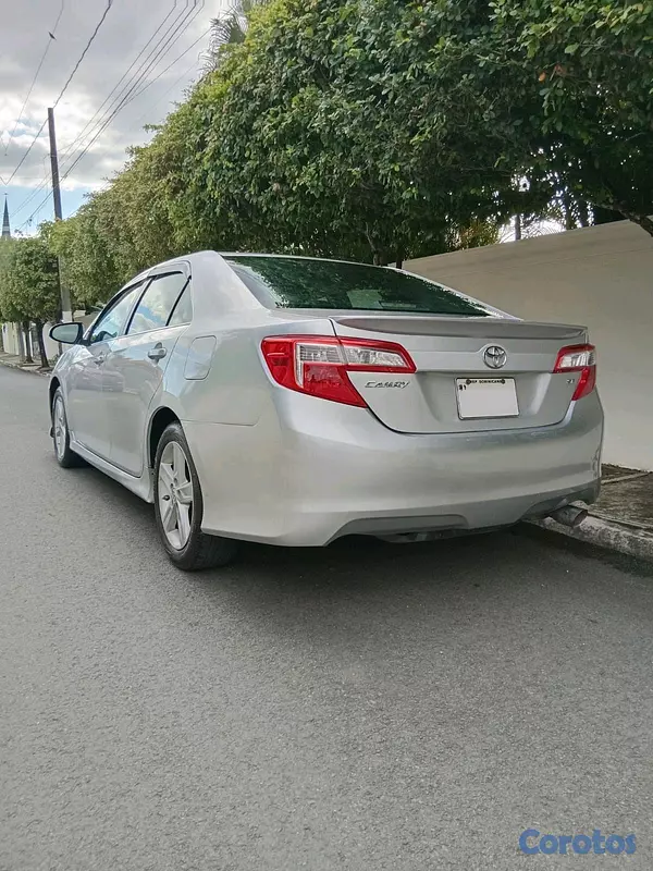 carros - Toyota Camry SE 2013  4