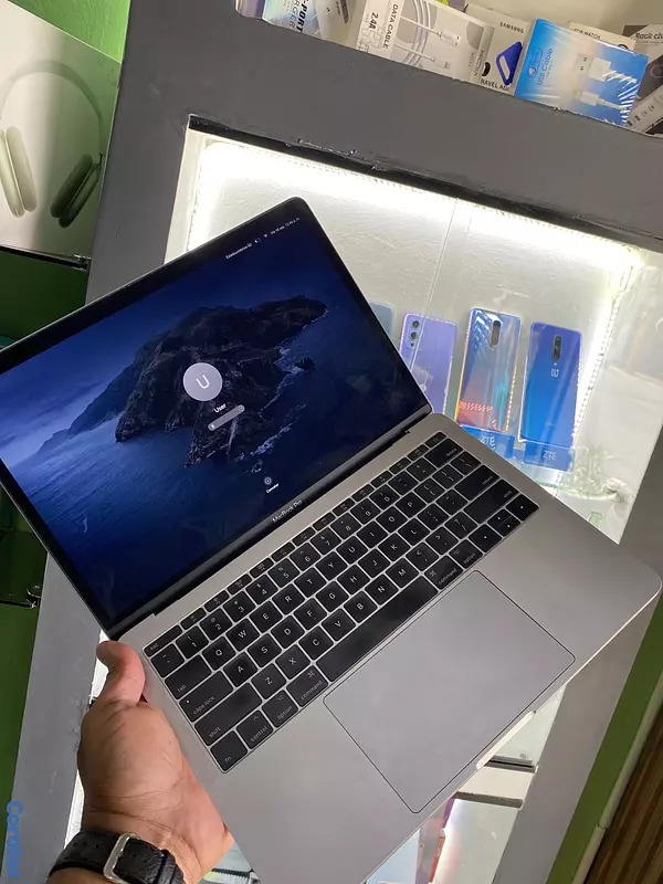 computadoras y laptops - MacBook Pro 2017  512GB 16GB  3