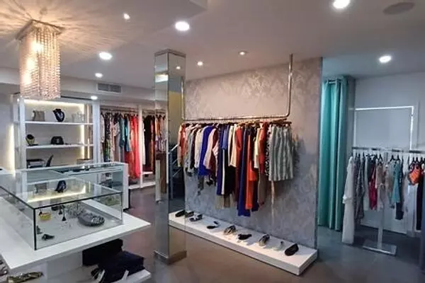 oficinas y locales comerciales - Alquiler Local Comercial Ubicado en la Plaza Bella Vista Mall, Santo Domingo 3
