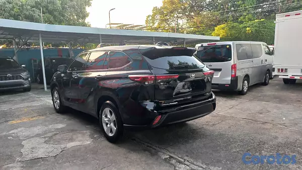 jeepetas y camionetas - Toyota Highlander Limited año 2021 8