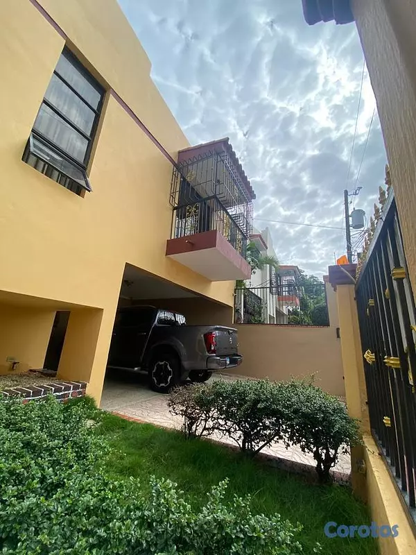 casas - Casa en venta de 3 habitaciones 2 baños en venta e 12