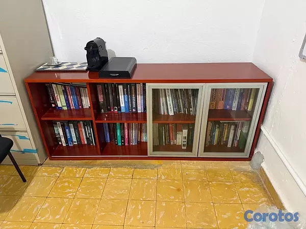 articulos de oficina - Set de Oficina Completo. Escritorio y Credenza.Comprados en Omar Muebles. 6