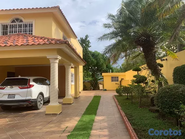 casas - Vendo Amplia Casa en Alameda, Santo Domingo  4